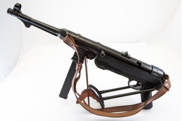 MP40 sub-machine gun, Germany 1940 (1111/C) - Submachine gun MP40 sub-machine gun, Germany 1940 (1111/C) - Submachine gun