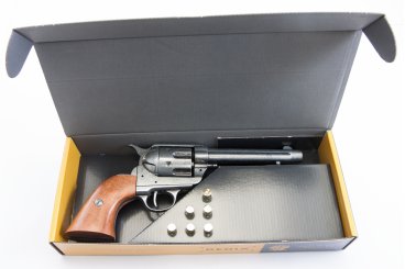 Revólver Cal.45 Peacemaker 5½", with 6 bullets, USA 1873