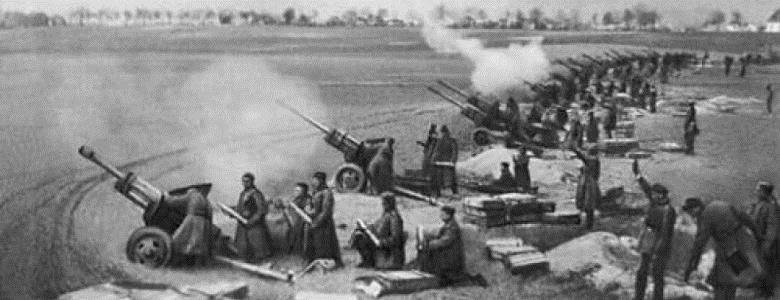 Preparación artillera del Ejército Rojo en las colinas de Seelow, al este de Berlín.